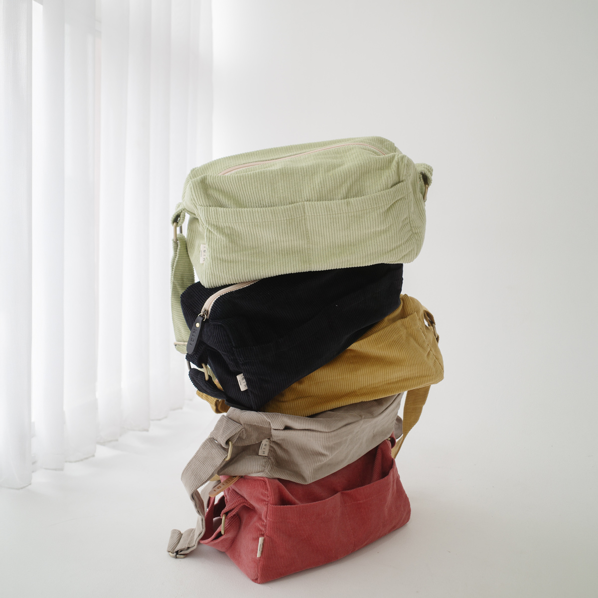NIJI Sling Bag