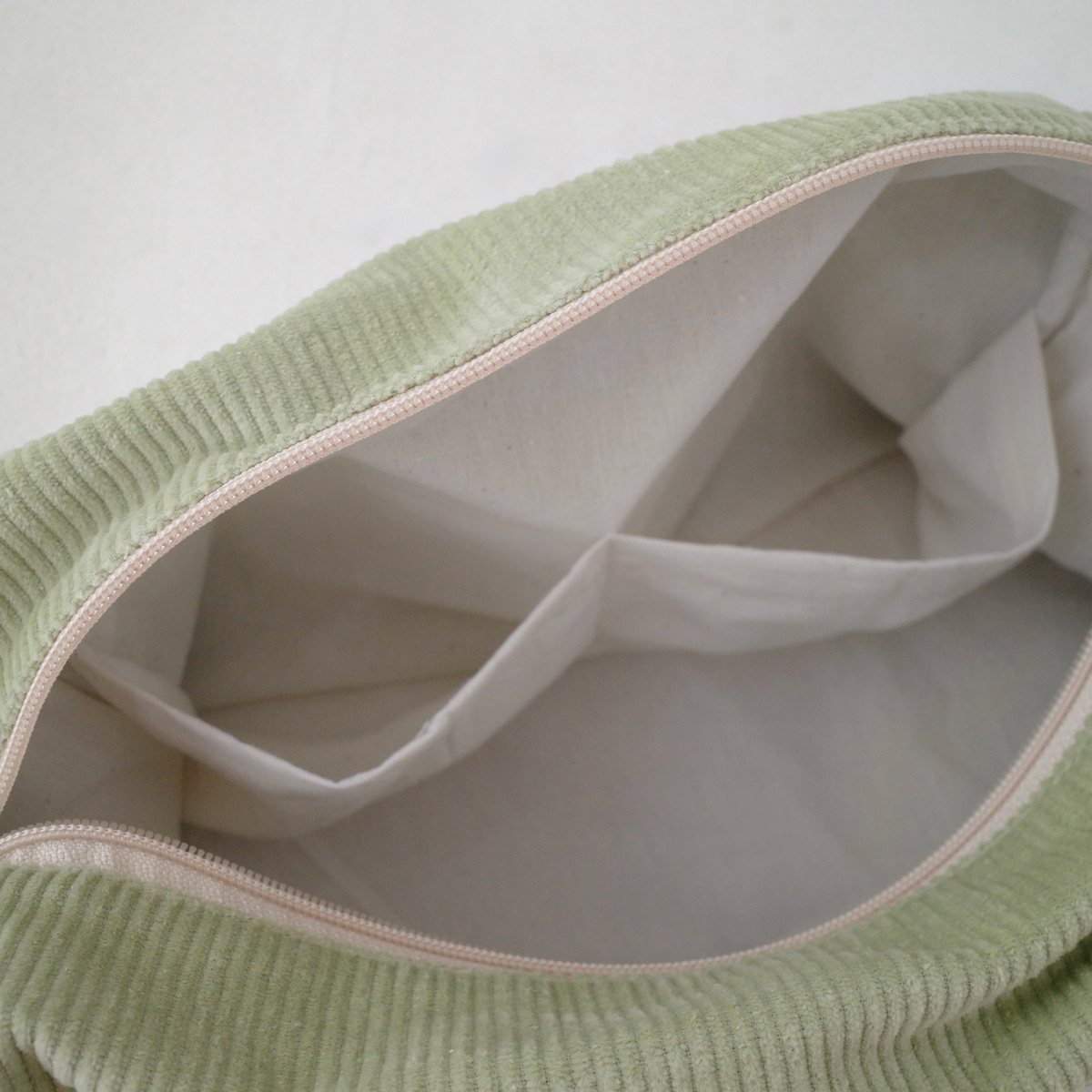 NIJI Sling Bag